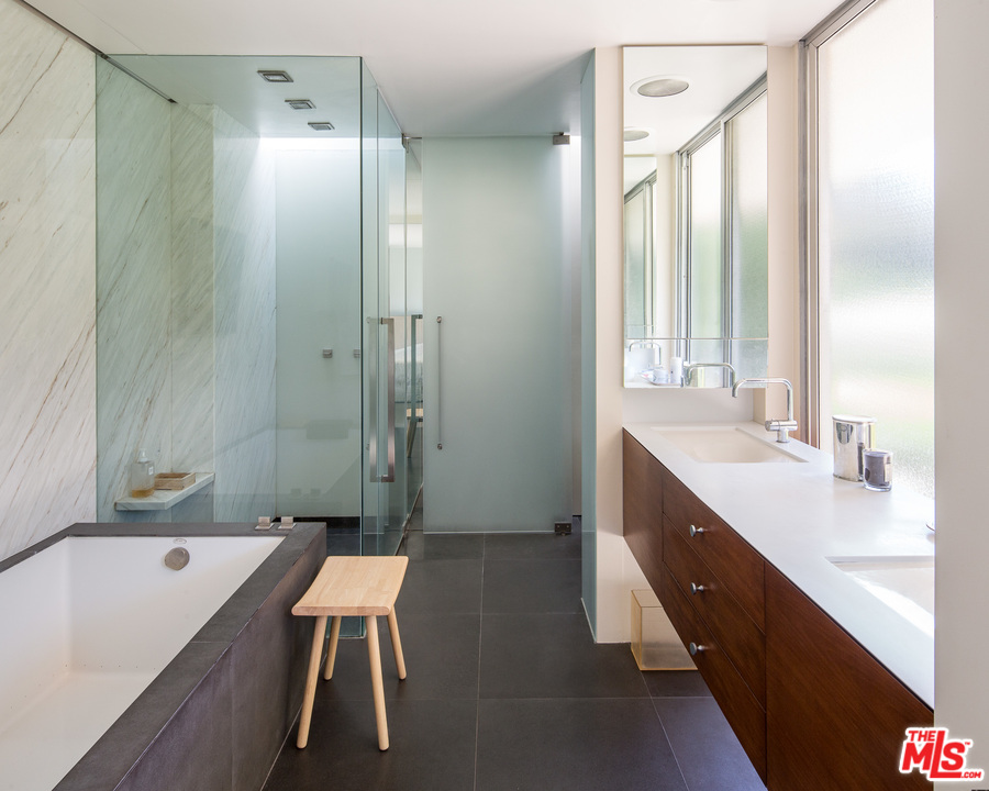 1160 Chateau Road Pasadena, CA 91105 - Photo 23 of 37