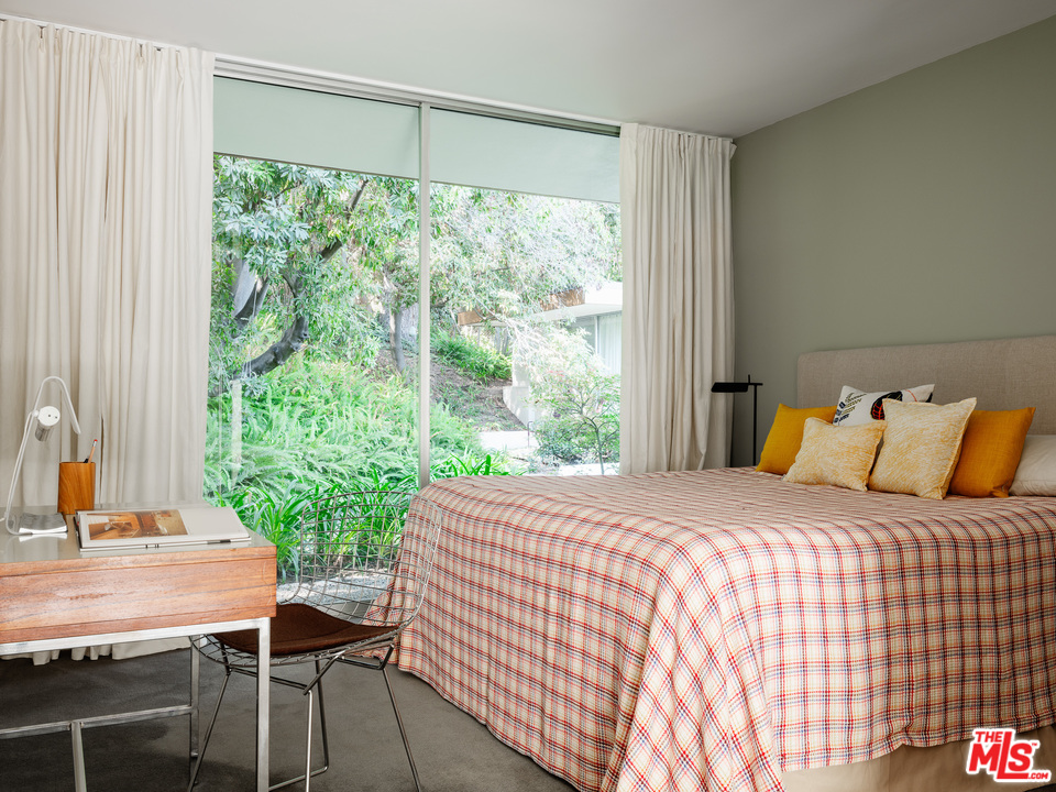 1160 Chateau Road Pasadena, CA 91105 - Photo 24 of 37