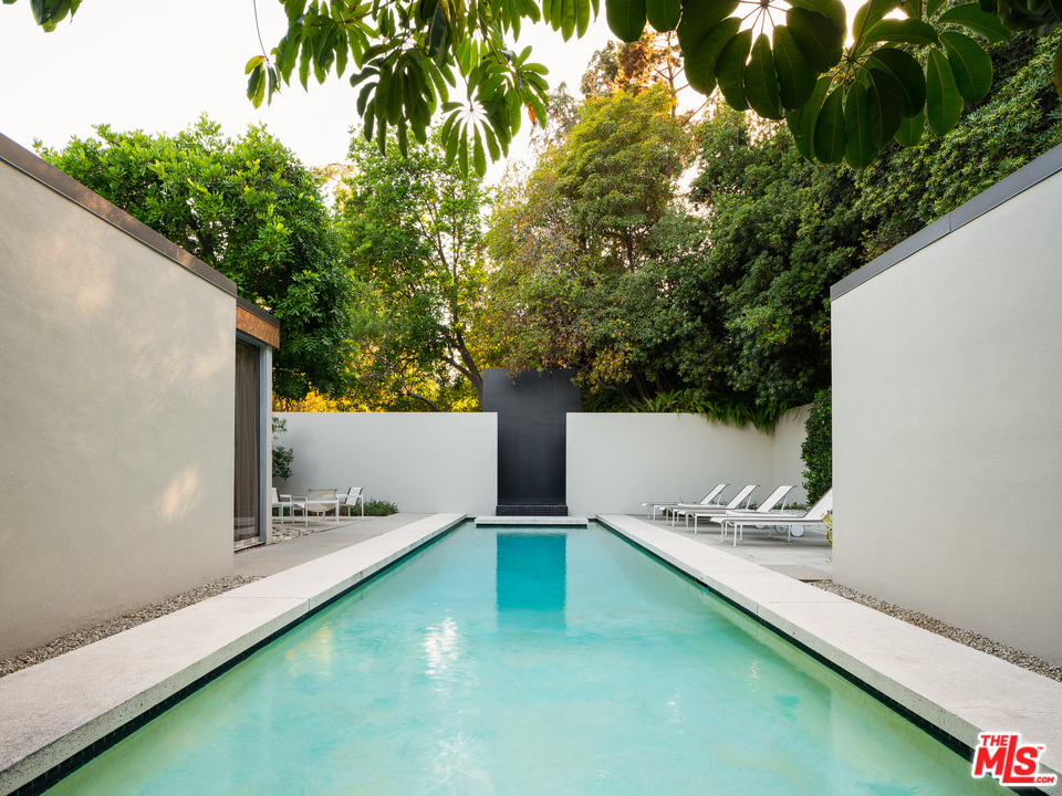 1160 Chateau Road Pasadena, CA 91105 - Photo 27 of 37