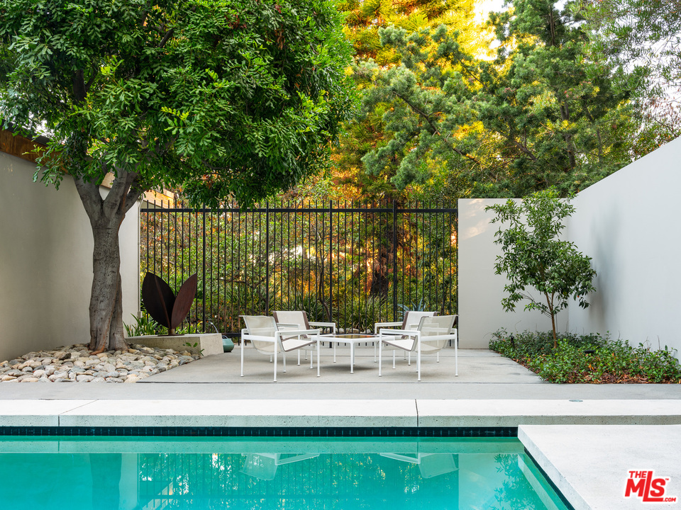 1160 Chateau Road Pasadena, CA 91105 - Photo 29 of 37