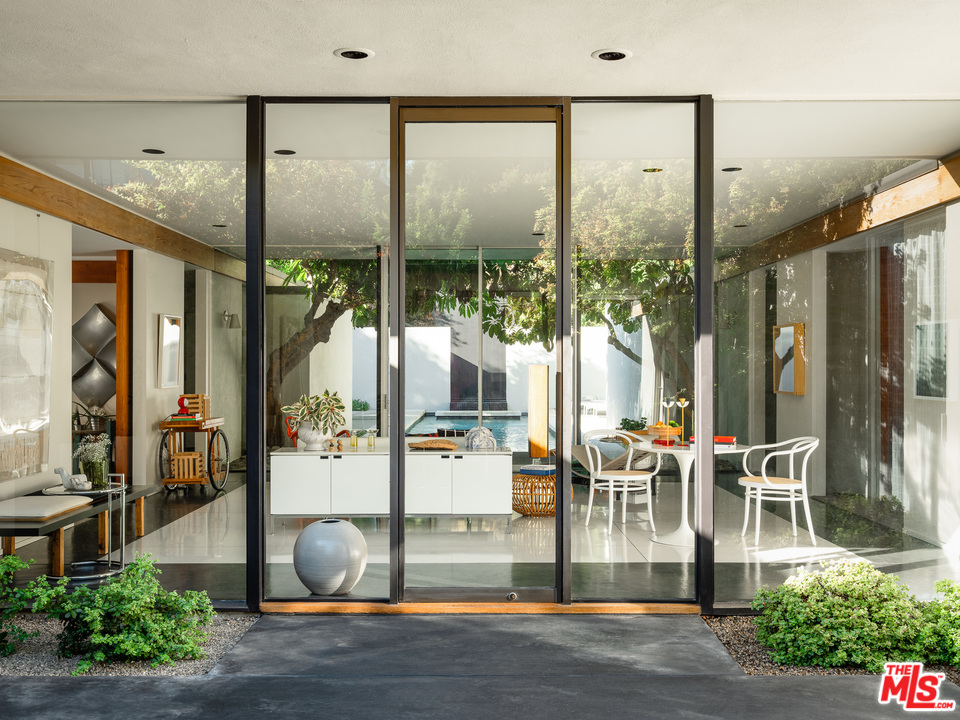 1160 Chateau Road Pasadena, CA 91105 - Photo 6 of 37