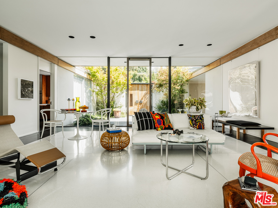 1160 Chateau Road Pasadena, CA 91105 - Photo 7 of 37