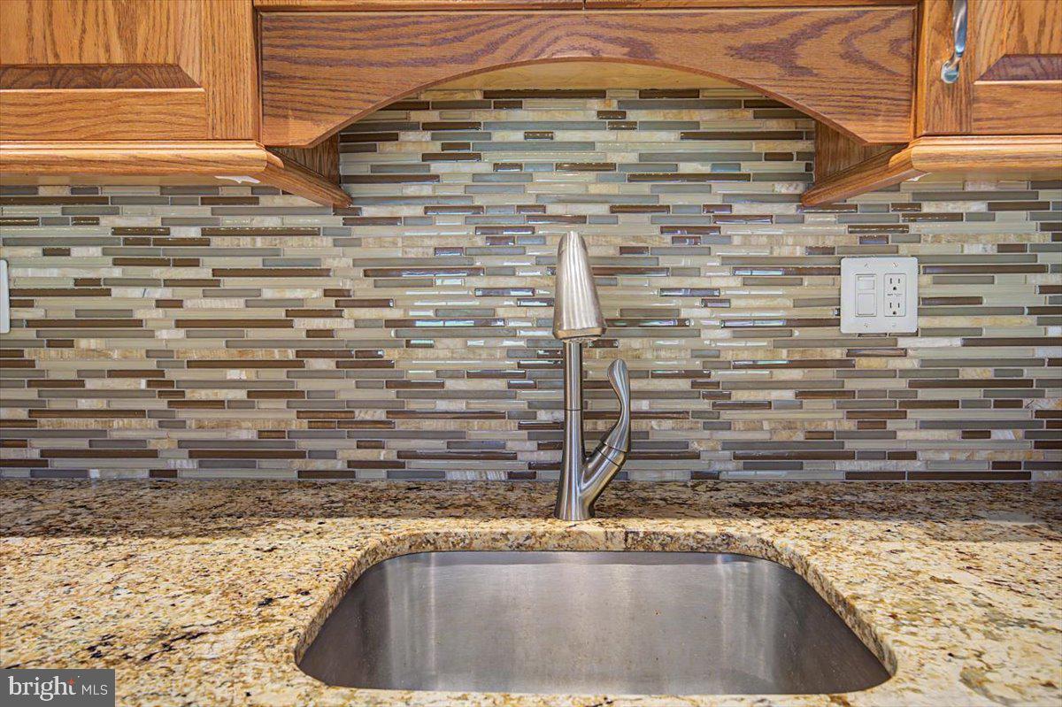 114 Kenmark Road Newark, DE 19713 - Photo 9 of 45 Granite with tile backsplash