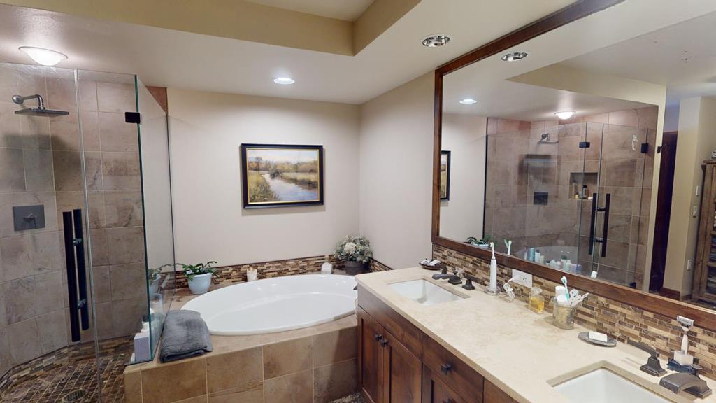 616 North 3rd Street, Unit 211 McCall, ID 83638 - Photo 24 of 44 Master Bath