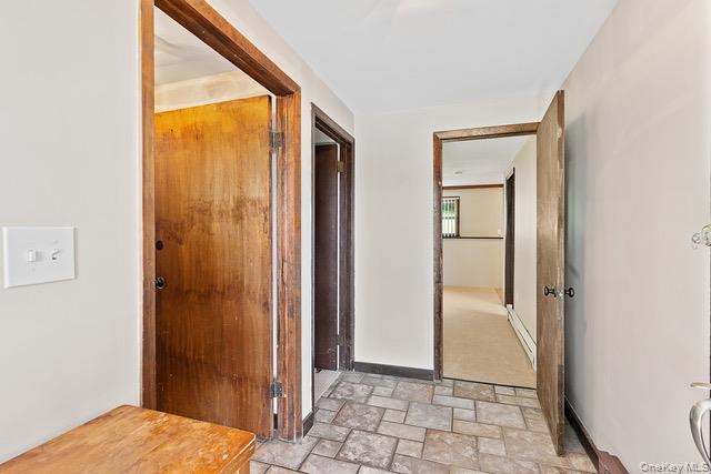 10 Brooker Drive Newburgh, NY 12550 - Photo 15 of 33 Foyer entry level