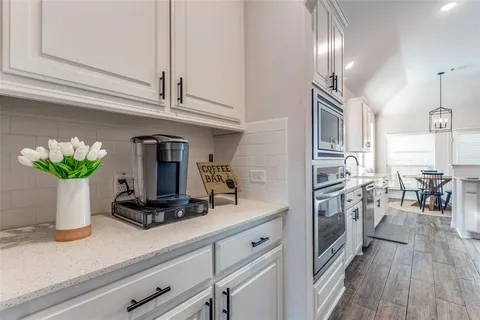 $395,000 | 6321 Farndon Drive, Aubrey, TX 76227