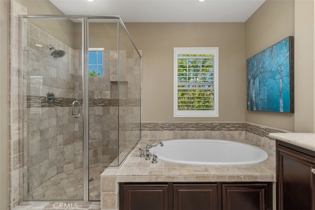 20 Old Mission Road Aliso Viejo, CA 92656 - Photo 20 of 35 a bath tub sitting next to a shower