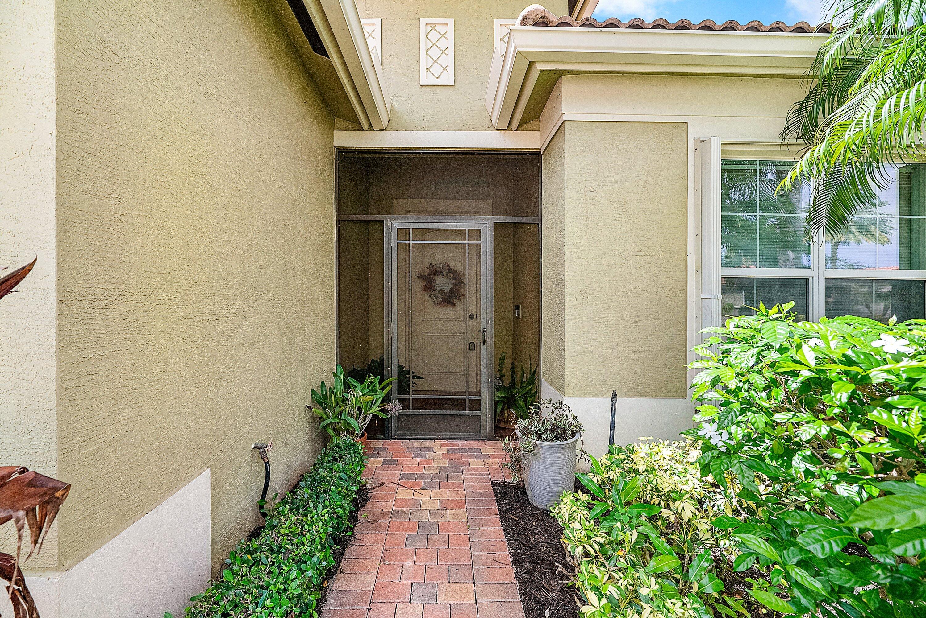 14841 Strand Lane Delray Beach, FL 33446 - Photo 4 of 35 004-14841StrandLane-DelrayBeach-FL-33446