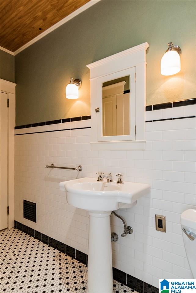 908 Irving Road Birmingham, AL 35209 - Photo 33 of 41