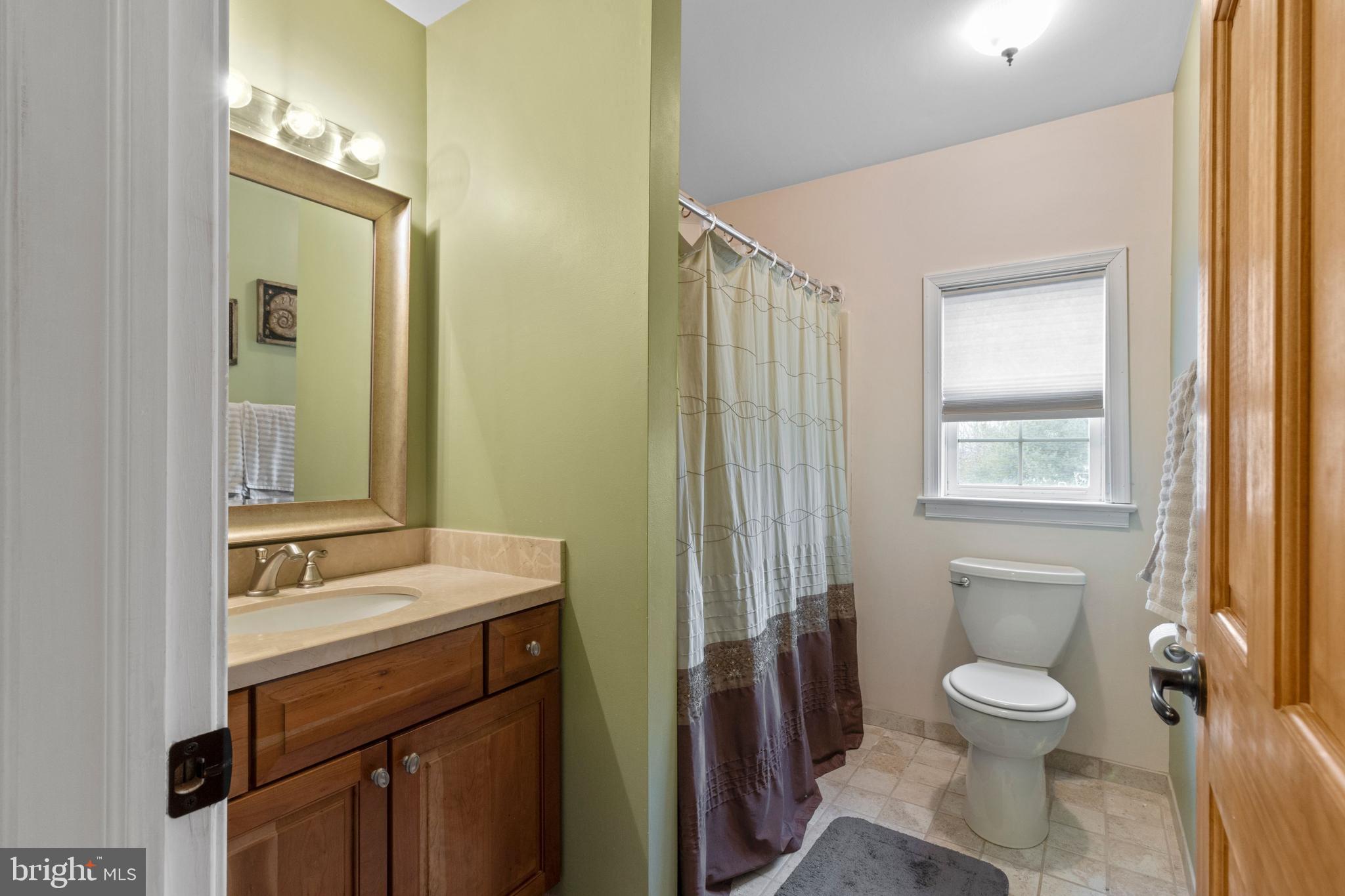 118 Middle Road Dublin, PA 18917 - Photo 14 of 18 2nd level full bath