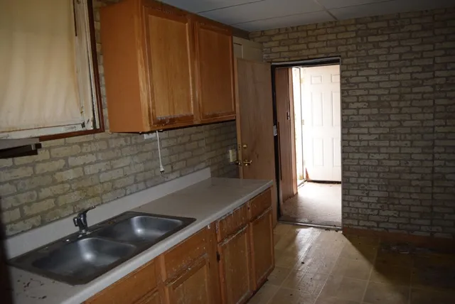 a close view of a shower in bathroom