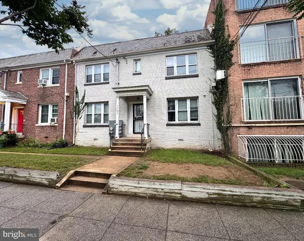 $2,129 | 1721 Minnesota Avenue Southeast, Unit 4, Washington, DC 20020
