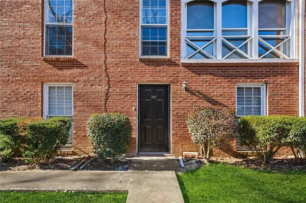 $199,000 | 1166 Booth Road Southwest, Unit 202, Marietta, GA 30008