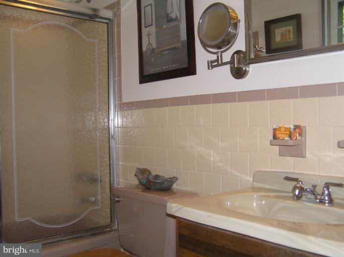 43 Sheridan Road Arnold, MD 21012 - Photo 23 of 26 Bath (Master)