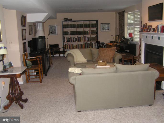 43 Sheridan Road Arnold, MD 21012 - Photo 7 of 26 Family Room