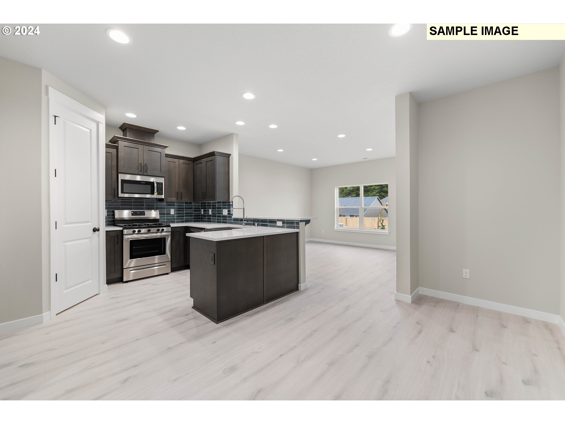 16755 Southeast Scouters Mountain Road, Unit 470 Happy Valley, OR 97086 - Photo 2 of 9