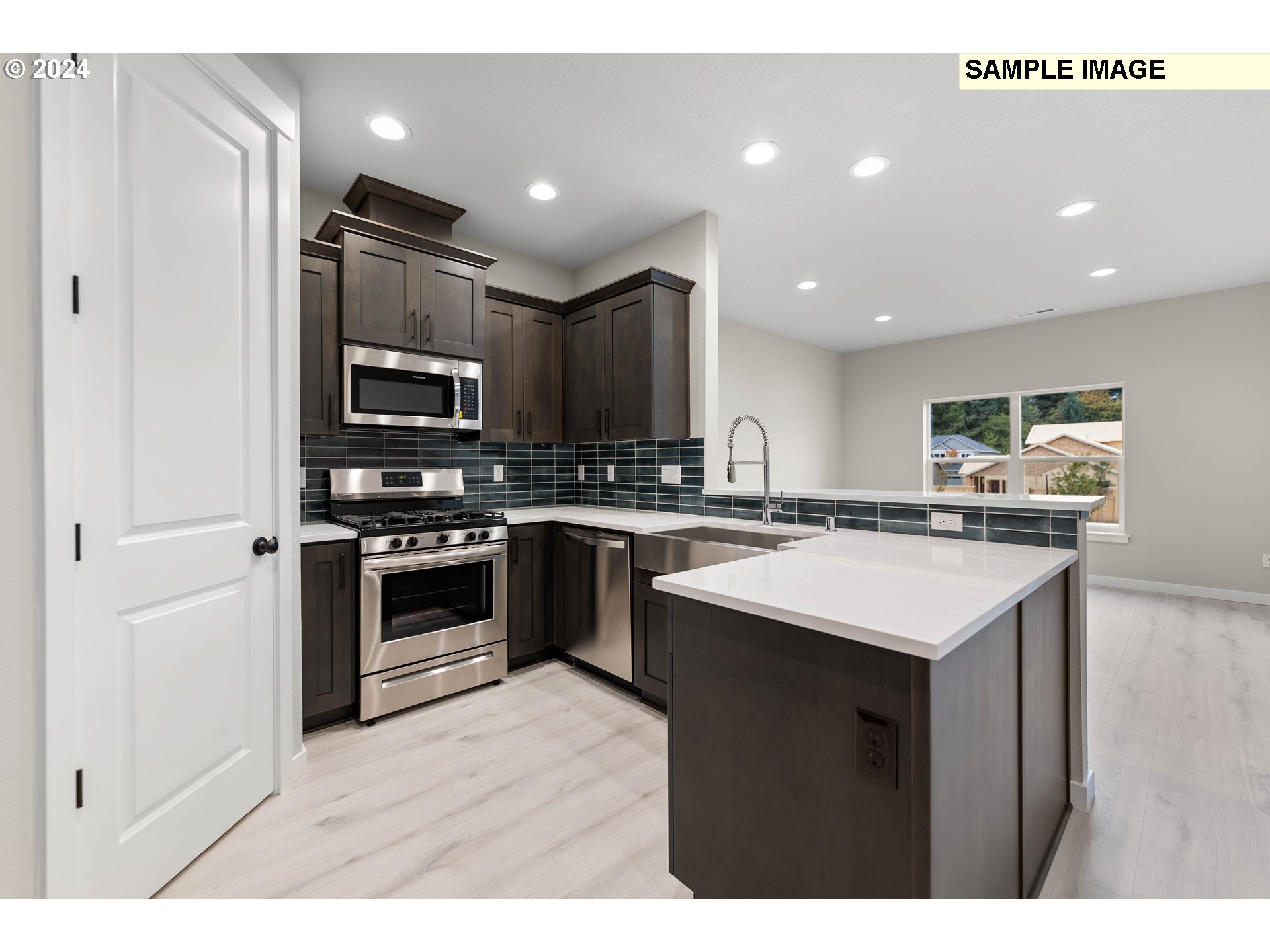 16755 Southeast Scouters Mountain Road, Unit 470 Happy Valley, OR 97086 - Photo 3 of 9