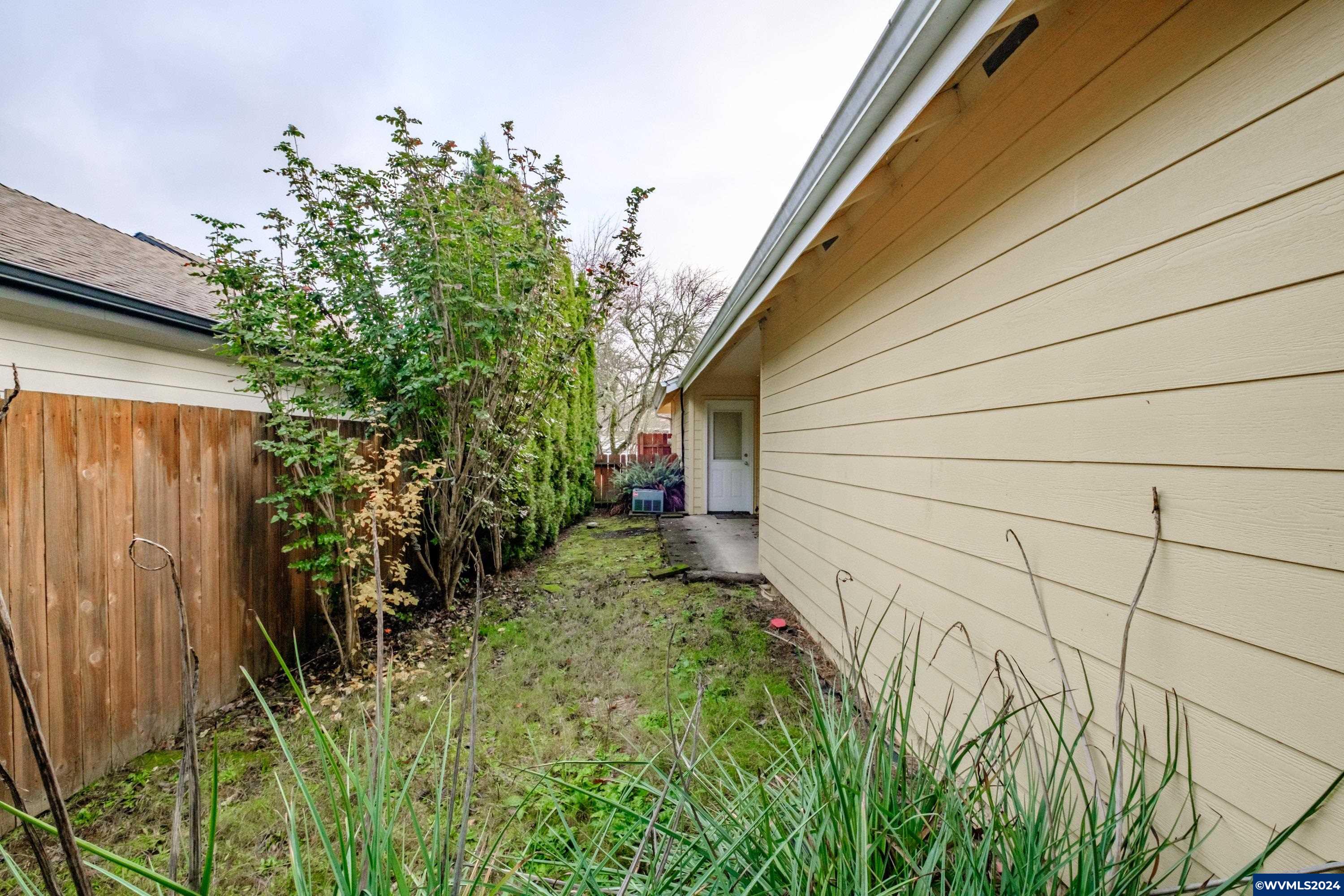 1617 Southwest Elk Circle Albany, OR 97321 - Photo 33 of 46 Gallery Image 33