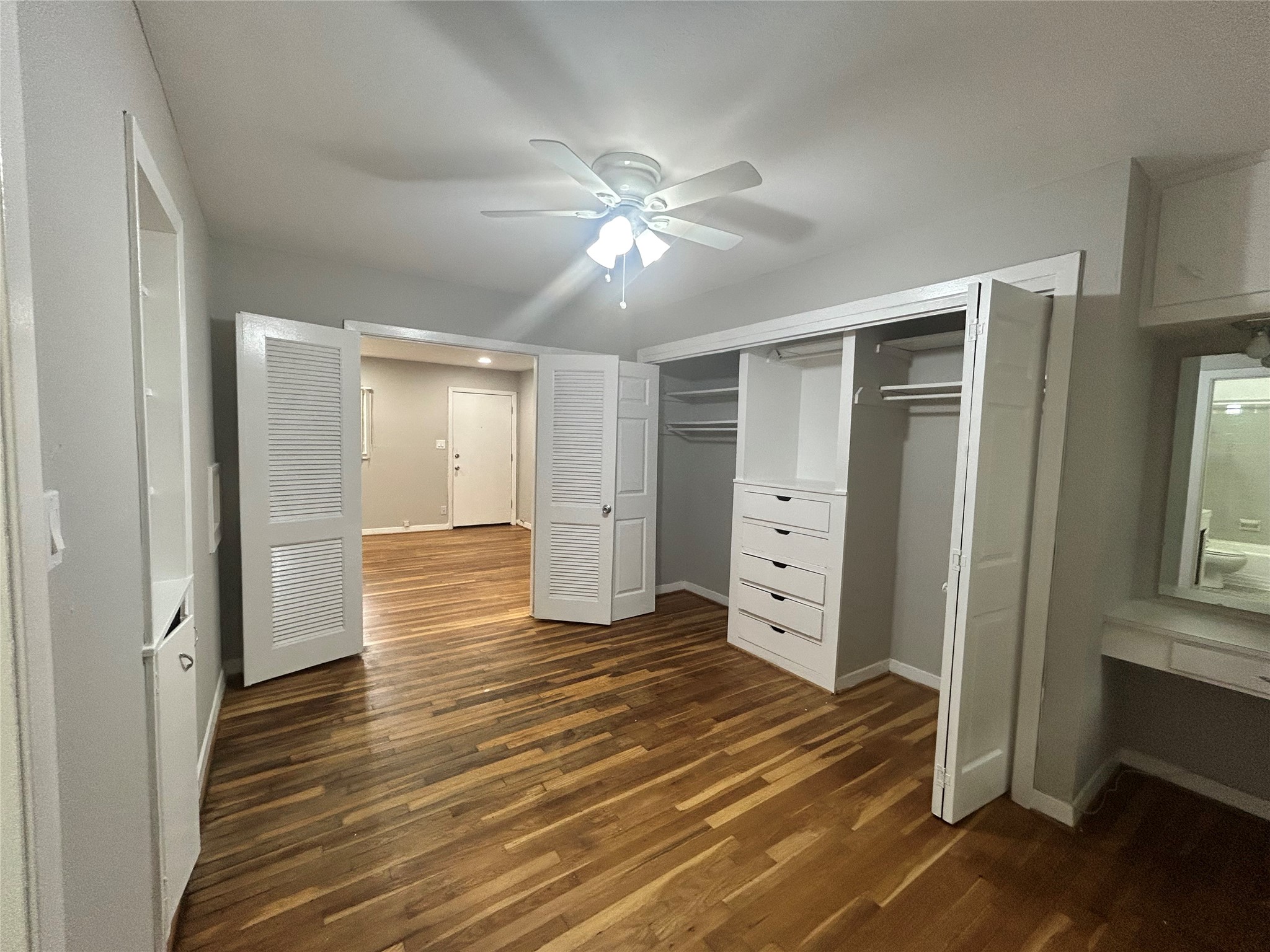 3520 Garrott Street, Unit 3 Houston, TX 77006 - Photo 5 of 12 a view of a livingroom with wooden floor