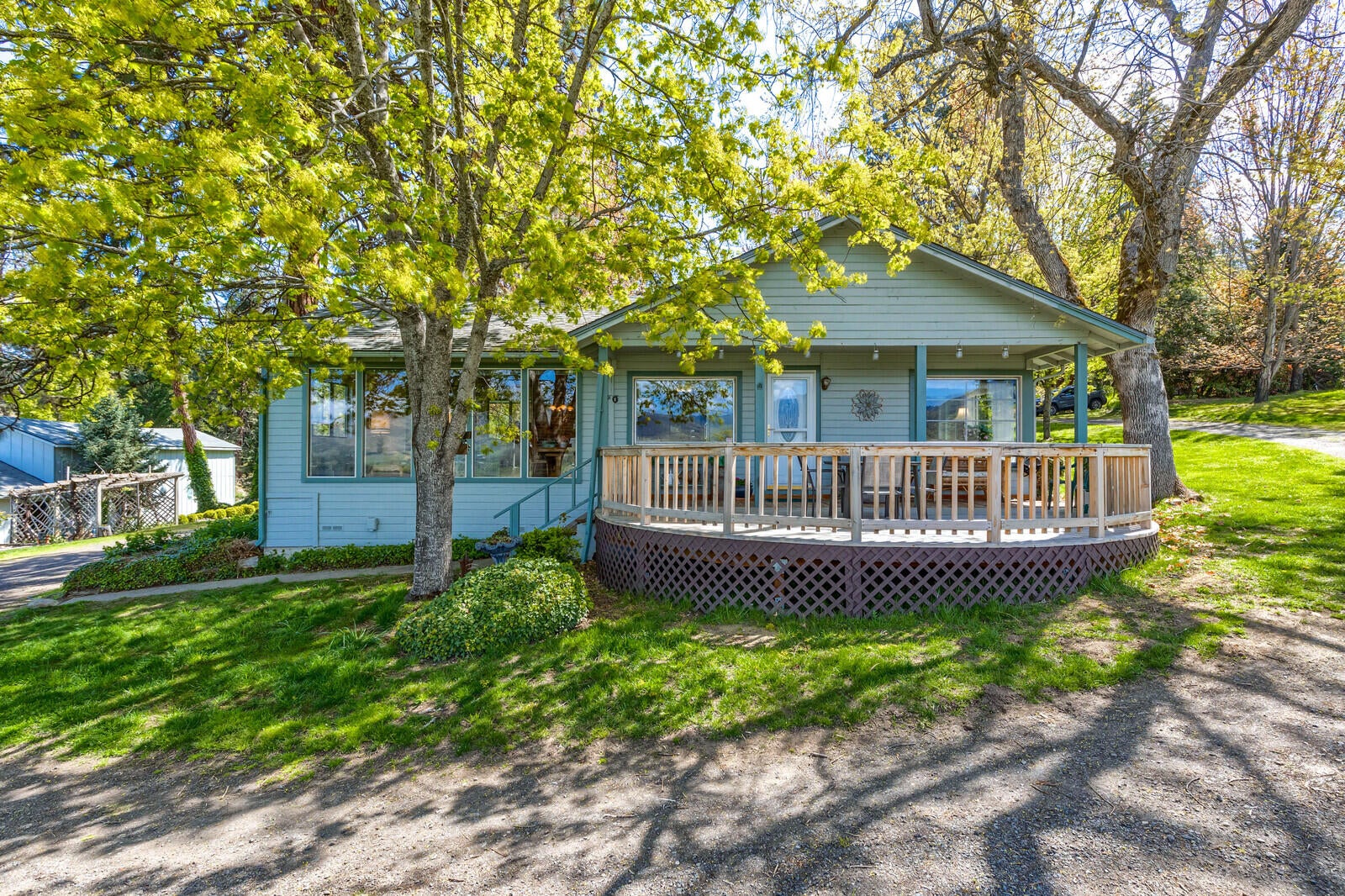 7562 Rapp Lane Talent, OR 97540 - Photo 5 of 40 06_RL_6_mls