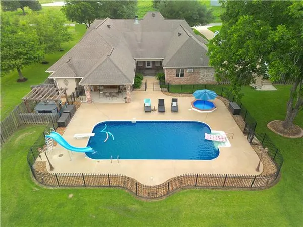 $595,000 | 794 Beauregard Landry Road, Marksville, LA 71351