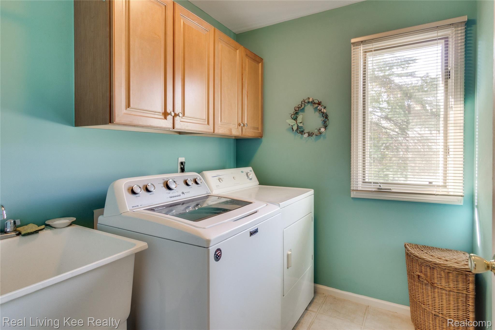 6519 Chatham Circle Rochester, MI 48306 - Photo 32 of 50 Interiors (33 of 61).jpg