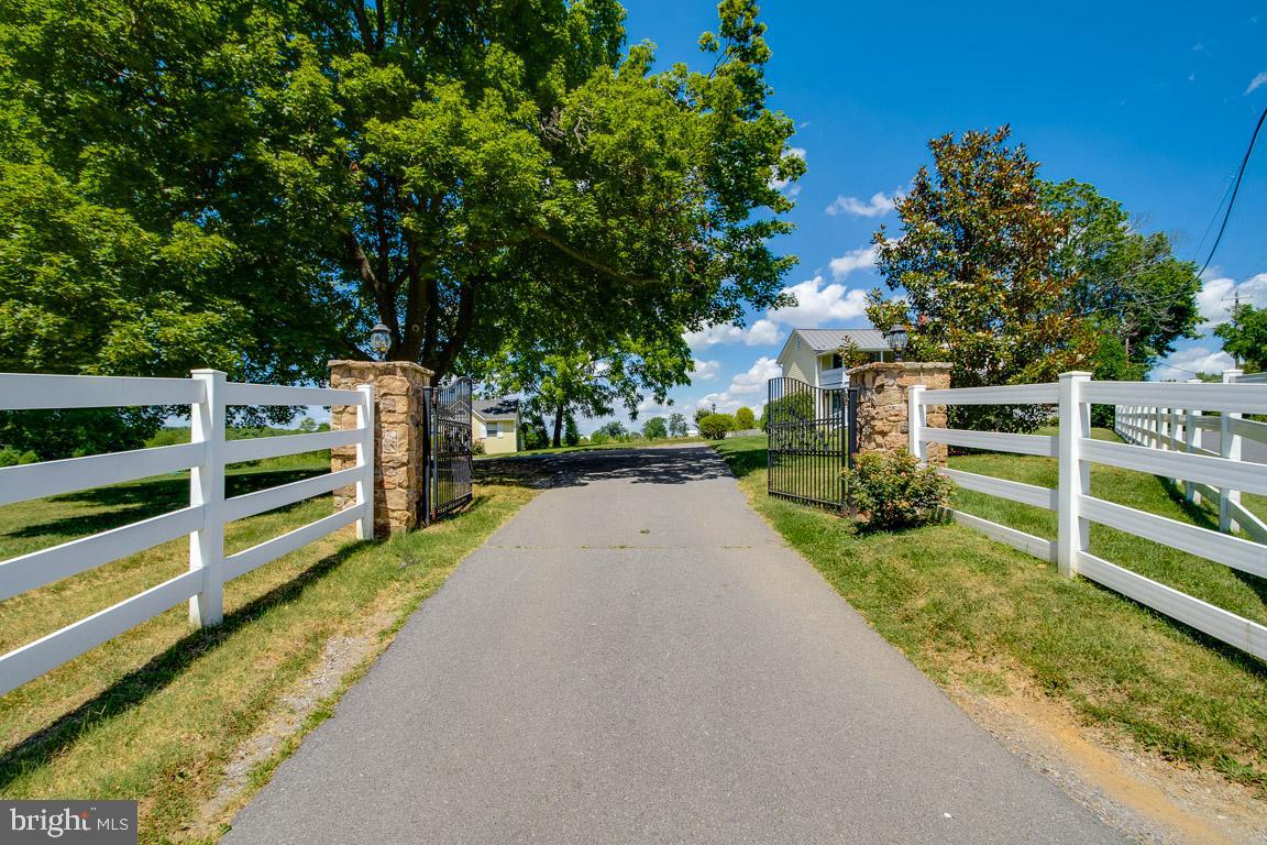 933 Berrys Ferry Road White Post, VA 22663 - Photo 4 of 64