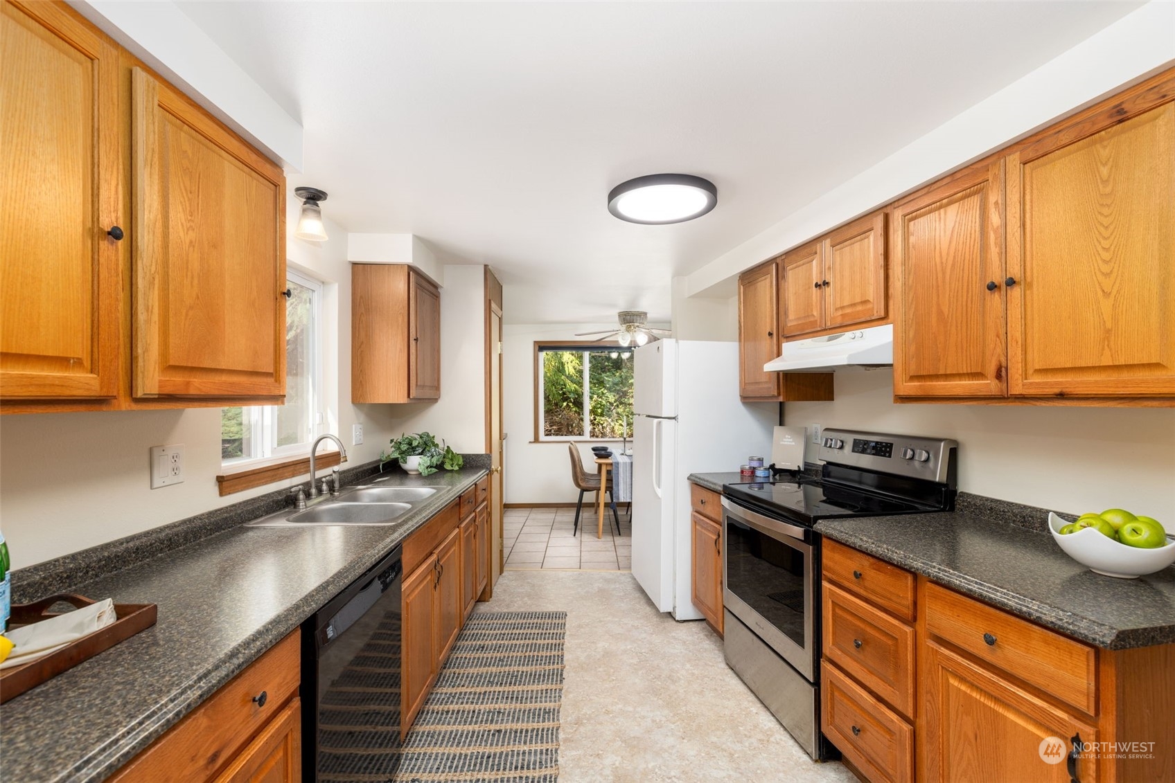 21175 President Point Road Northeast Kingston, WA 98346 - Photo 11 of 35 Gallery Image 11
