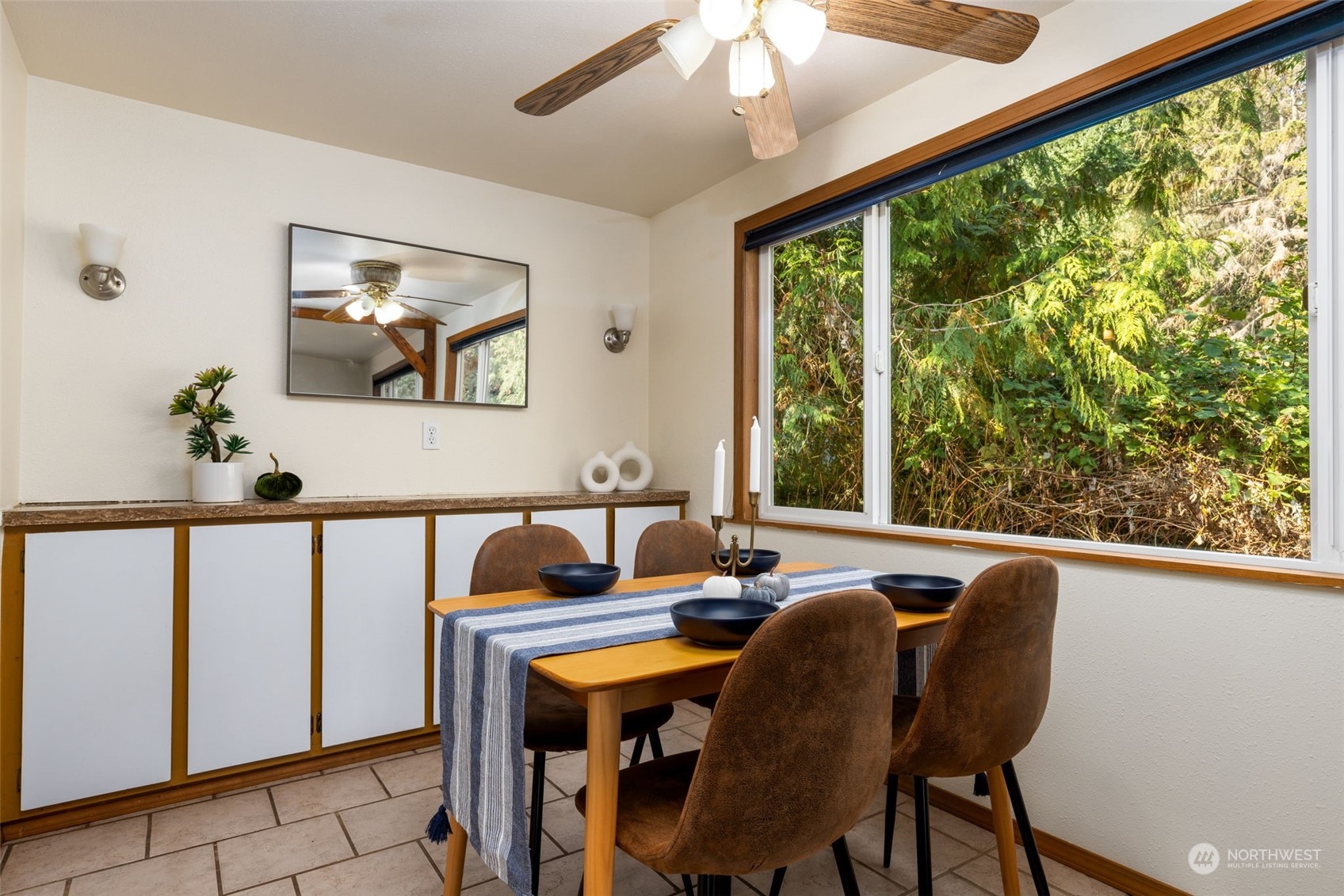 21175 President Point Road Northeast Kingston, WA 98346 - Photo 13 of 35 Gallery Image 13