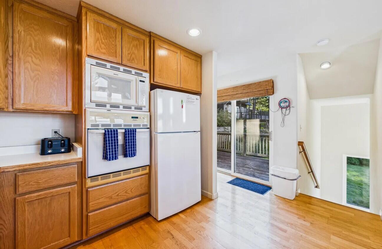 645 Ridge Road Shelter Cove, CA 95589 - Photo 14 of 31