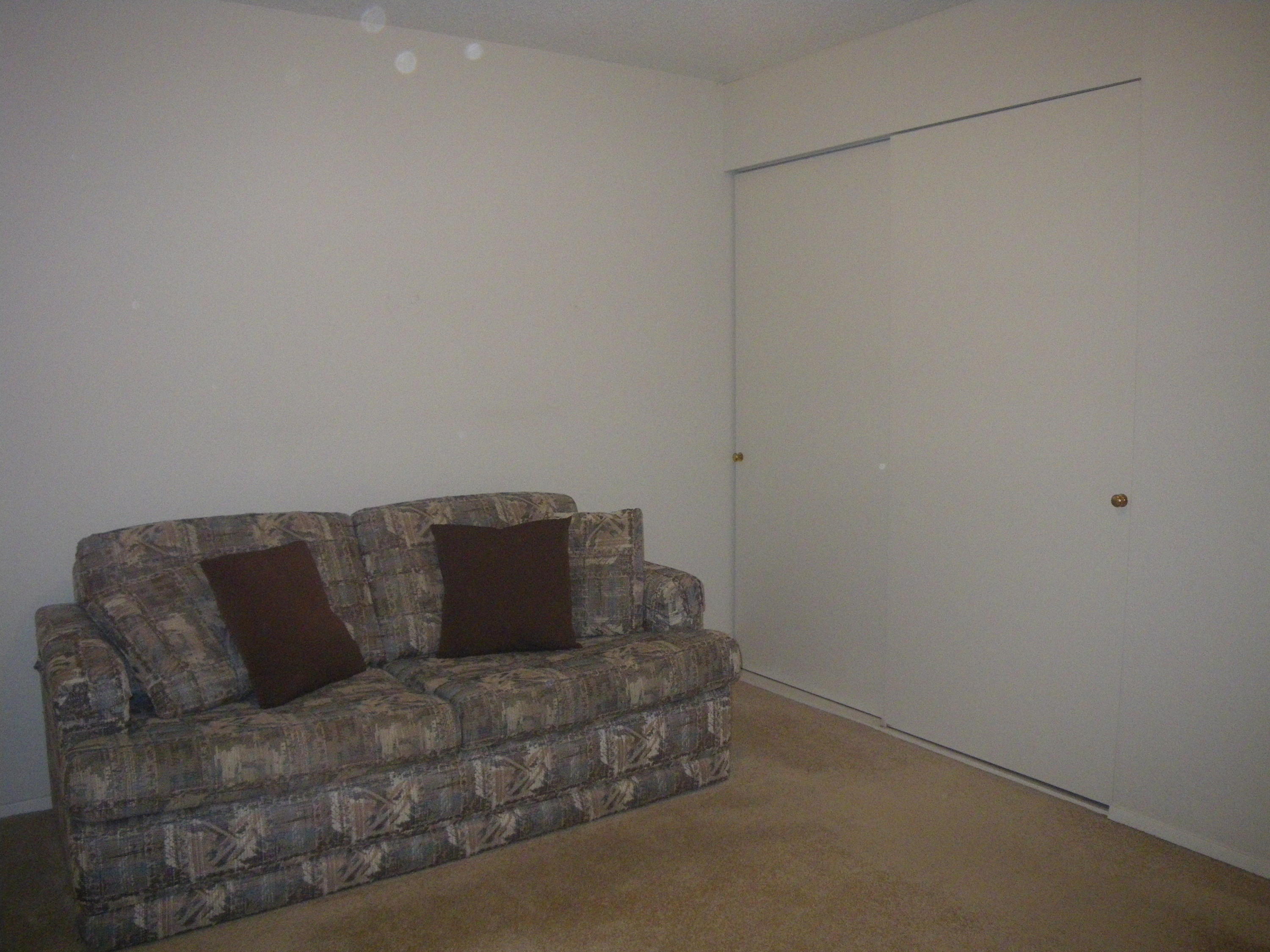 3490 Bardick Road Anderson, CA 96007 - Photo 12 of 20 Guest Bed 1