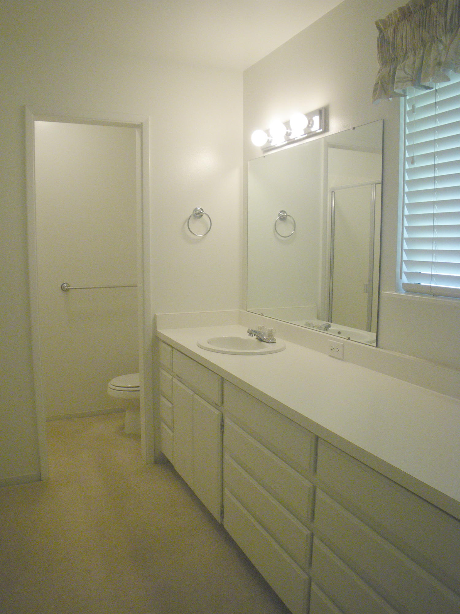 3490 Bardick Road Anderson, CA 96007 - Photo 14 of 20 Master Bath