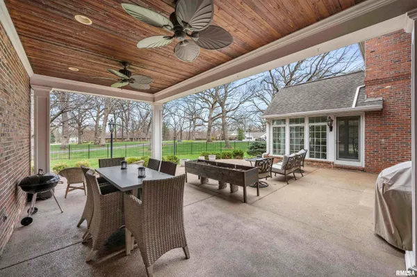 $679,900 | 10706 North Grand Oak Court, Peoria, IL 61615