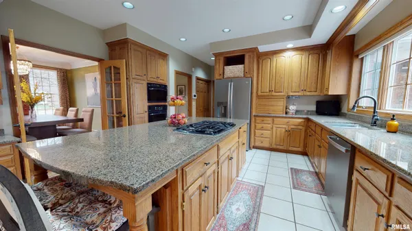 $679,900 | 10706 North Grand Oak Court, Peoria, IL 61615