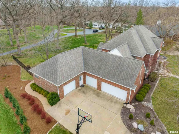 $679,900 | 10706 North Grand Oak Court, Peoria, IL 61615