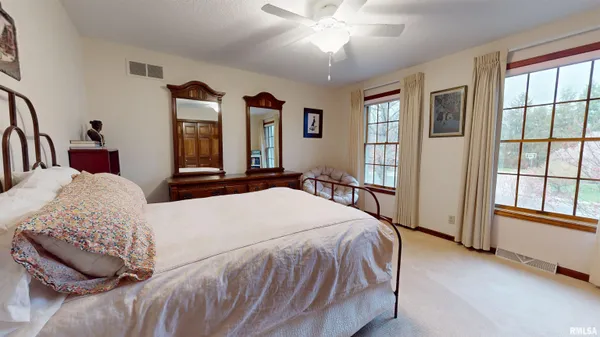 $679,900 | 10706 North Grand Oak Court, Peoria, IL 61615