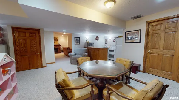 $679,900 | 10706 North Grand Oak Court, Peoria, IL 61615