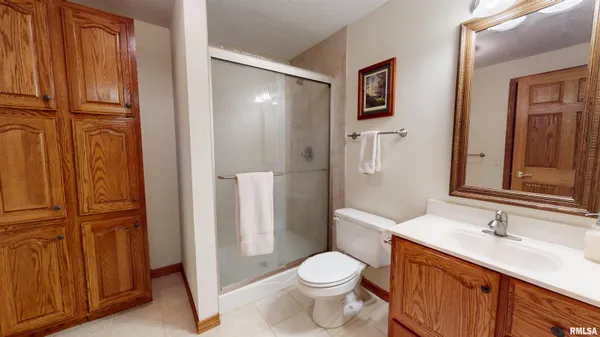 $679,900 | 10706 North Grand Oak Court, Peoria, IL 61615