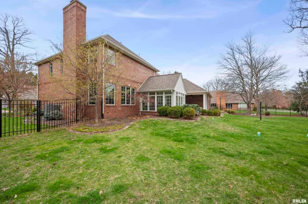 $679,900 | 10706 North Grand Oak Court, Peoria, IL 61615
