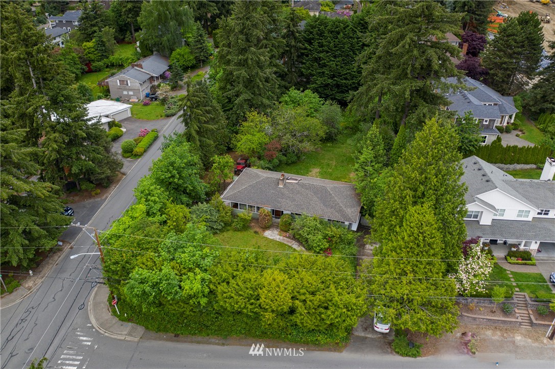 7204 78th Avenue Southeast Mercer Island, WA 98040 - Photo 2 of 16