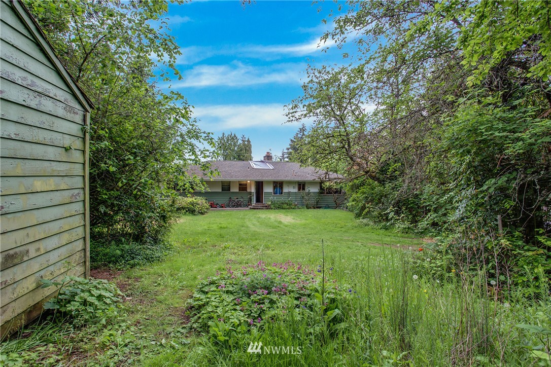 7204 78th Avenue Southeast Mercer Island, WA 98040 - Photo 4 of 16