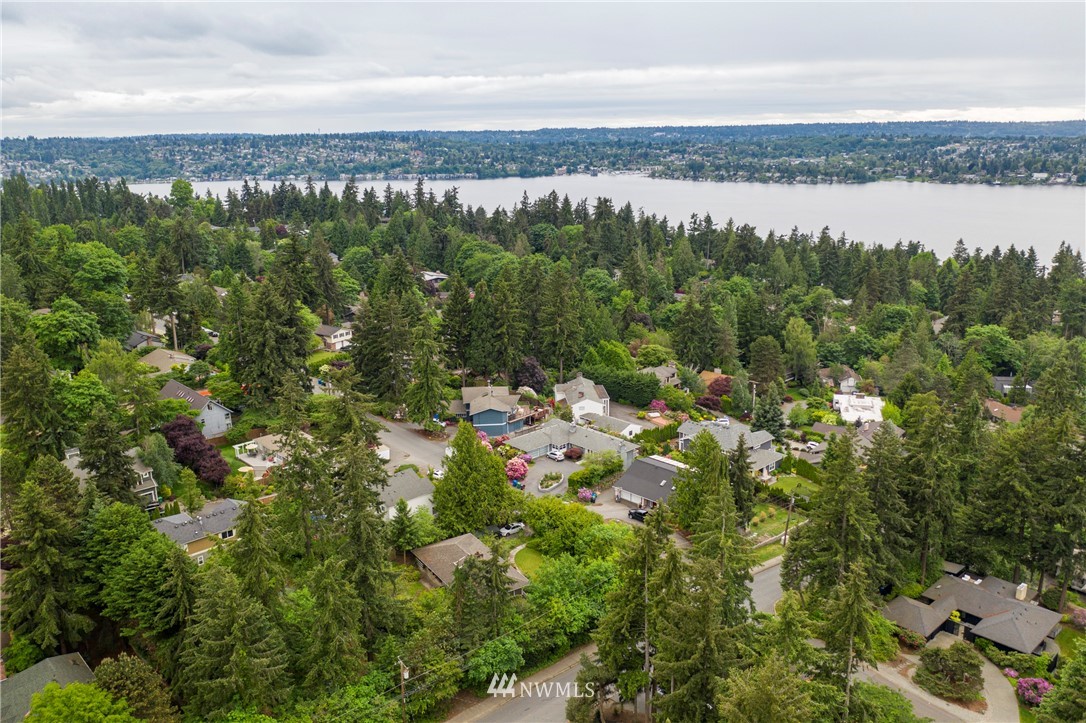 7204 78th Avenue Southeast Mercer Island, WA 98040 - Photo 7 of 16