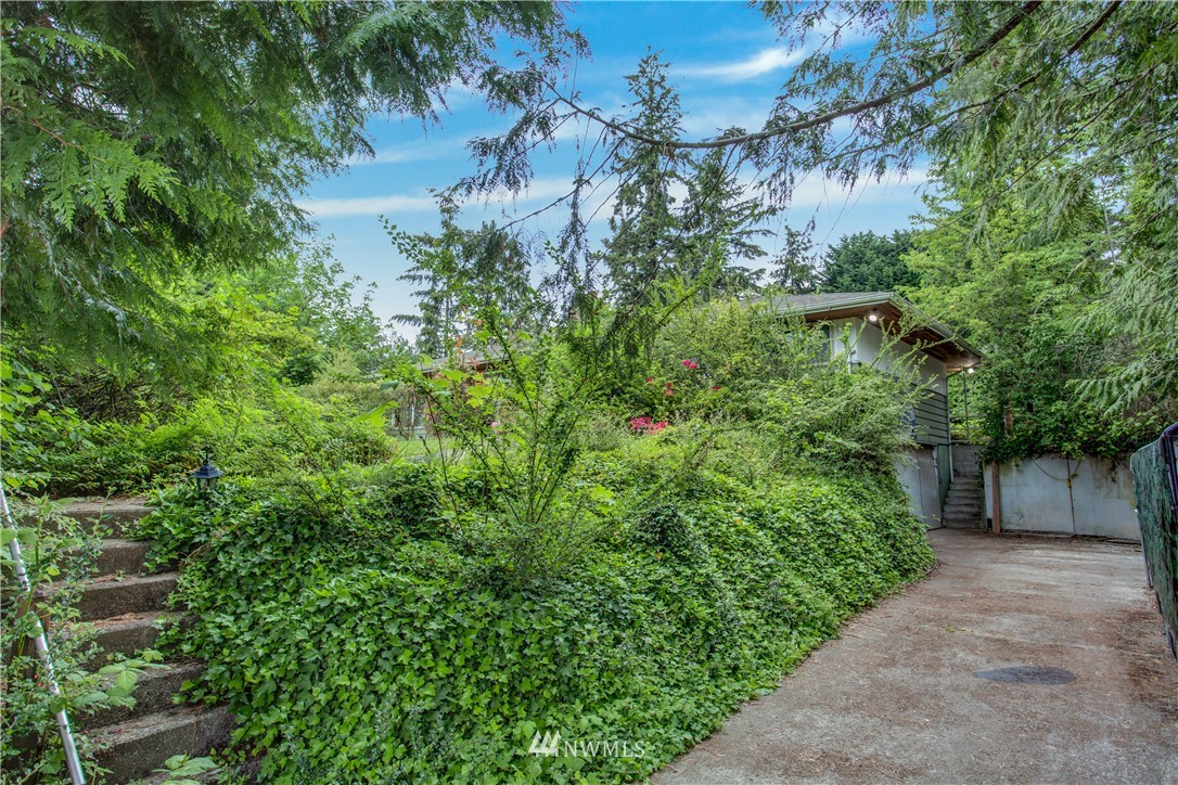 7204 78th Avenue Southeast Mercer Island, WA 98040 - Photo 9 of 16