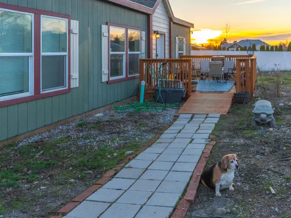 $600,000 | 4907 North Chase Road, Newman Lake, WA 99025