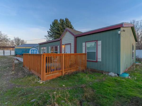 $600,000 | 4907 North Chase Road, Newman Lake, WA 99025