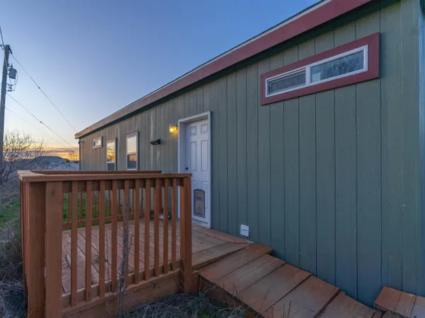 $600,000 | 4907 North Chase Road, Newman Lake, WA 99025