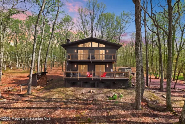 $399,000 | 161 Fern Drive, Canadensis, PA 18325