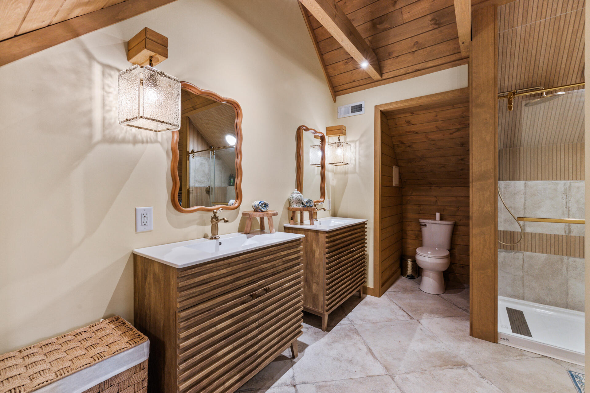 3000 Highland Road Mequon, WI 53097 - Photo 22 of 50 Primary Suite-1