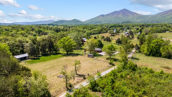 $695,000 | 1129 Croft Lane, Bedford, VA 24523