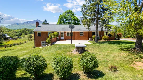 $695,000 | 1129 Croft Lane, Bedford, VA 24523